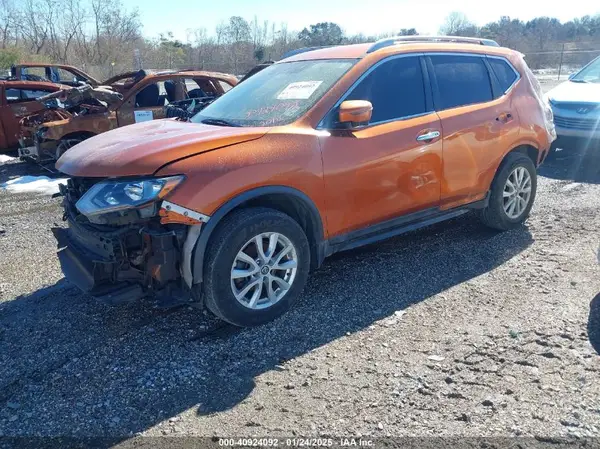 5N1AT2MV2JC763338 2018 NISSAN ROGUE - Image 2