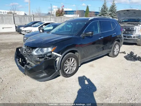 5N1AT2MV2JC766255 2018 NISSAN ROGUE - Image 2