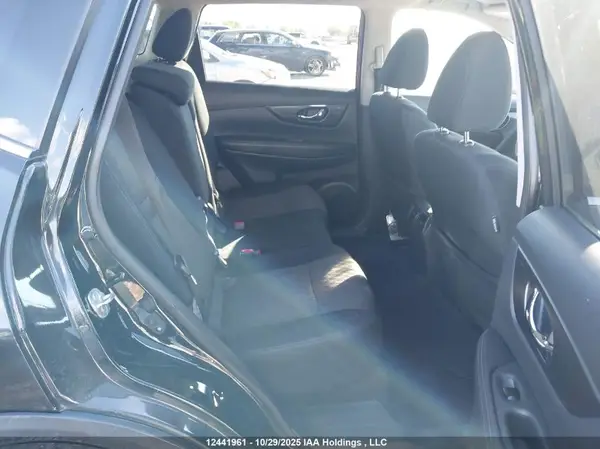 5N1AT2MV2JC766255 2018 NISSAN ROGUE - Image 8