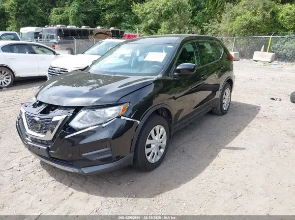 5N1AT2MV2JC767230 2018 NISSAN ROGUE - Image 2