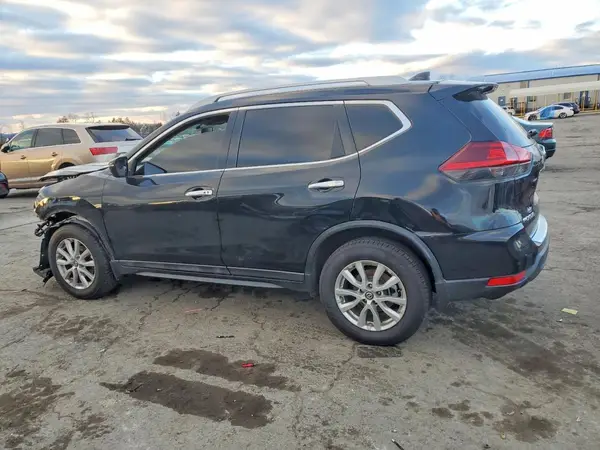 5N1AT2MV2JC768586 2018 NISSAN ROGUE - Image 2