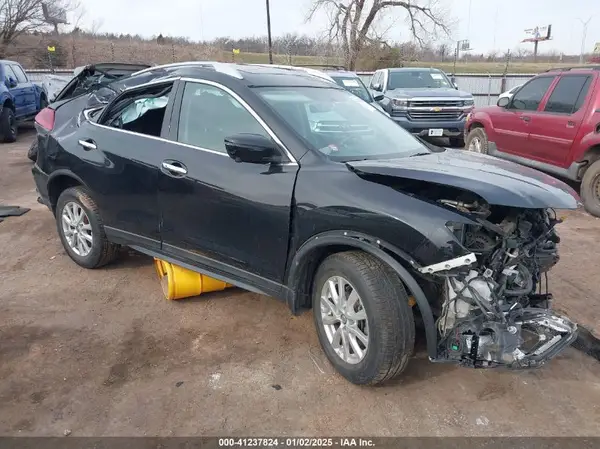5N1AT2MV2JC769057 2018 NISSAN ROGUE - Image 1