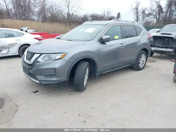 5N1AT2MV2JC769897 2018 NISSAN ROGUE - Image 2