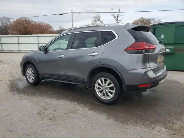 5N1AT2MV2JC772654 2018 NISSAN ROGUE - Image 2