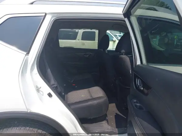 5N1AT2MV2JC786439 2018 NISSAN ROGUE - Image 8