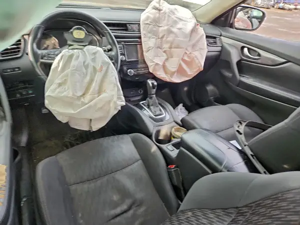 5N1AT2MV2JC787638 2018 NISSAN ROGUE - Image 8
