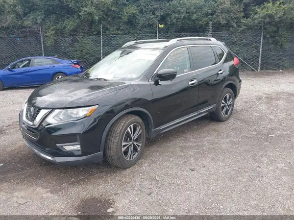 5N1AT2MV2JC788174 2018 NISSAN ROGUE - Image 2