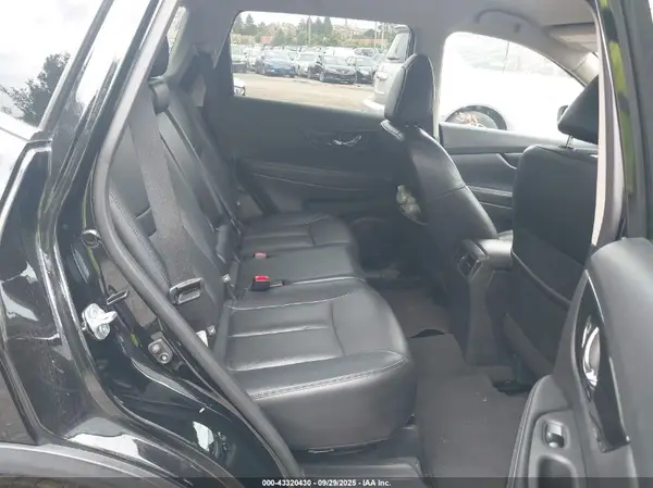 5N1AT2MV2JC788174 2018 NISSAN ROGUE - Image 8