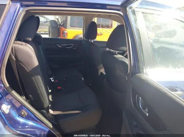 5N1AT2MV2JC789051 2018 NISSAN ROGUE - Image 8