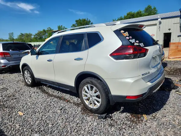 5N1AT2MV2JC791303 2018 NISSAN ROGUE - Image 2