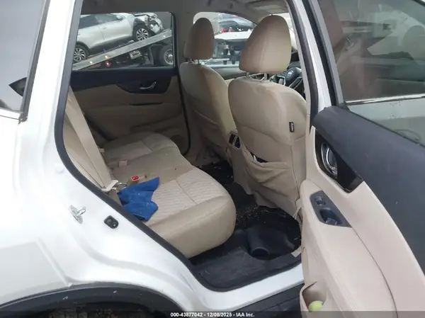 5N1AT2MV2JC792824 2018 NISSAN ROGUE - Image 8