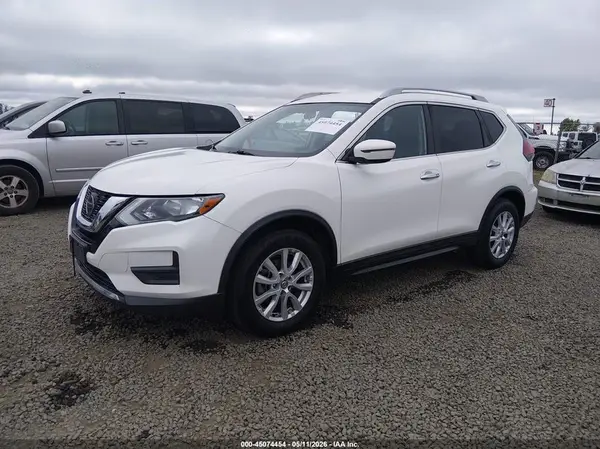 5N1AT2MV2JC795982 2018 NISSAN ROGUE - Image 2