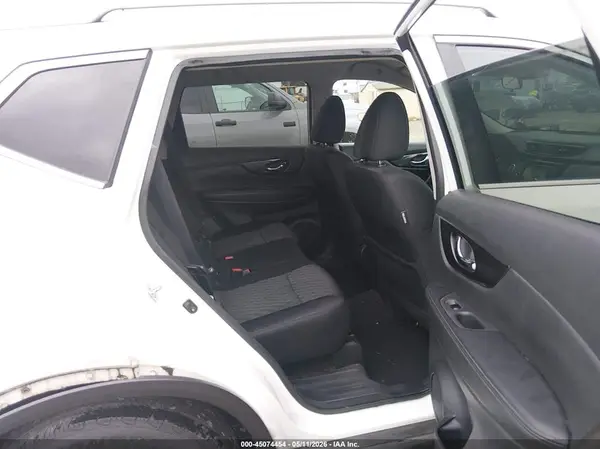 5N1AT2MV2JC795982 2018 NISSAN ROGUE - Image 8
