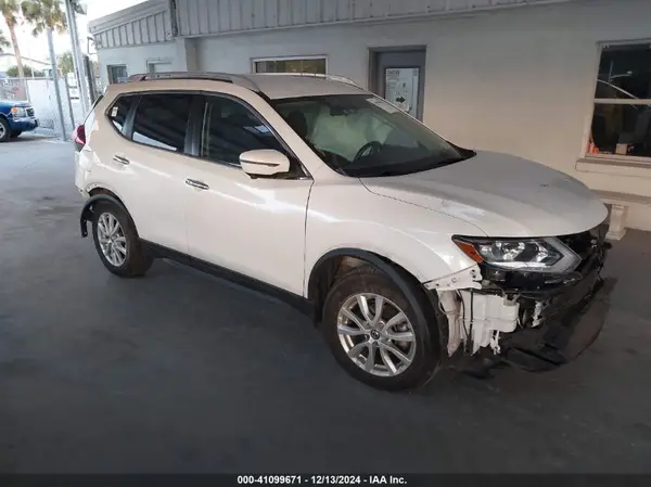 5N1AT2MV2JC796467 2018 NISSAN ROGUE - Image 1