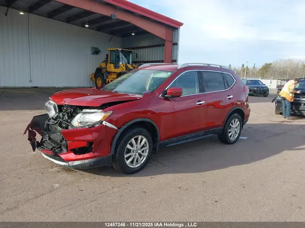 5N1AT2MV2JC797330 2018 NISSAN ROGUE - Image 2