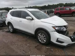5N1AT2MV2JC799904 2018 NISSAN ROGUE
