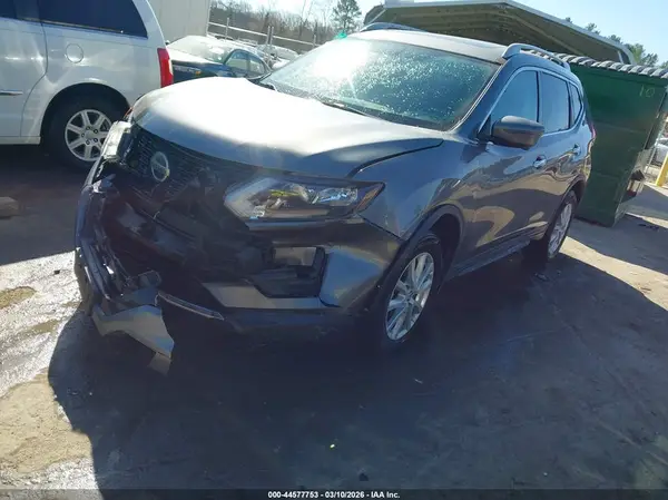 5N1AT2MV2JC800243 2018 NISSAN ROGUE - Image 2