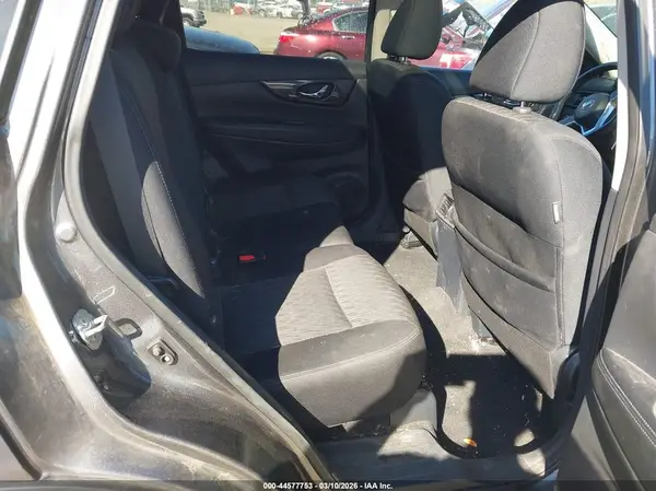 5N1AT2MV2JC800243 2018 NISSAN ROGUE - Image 8