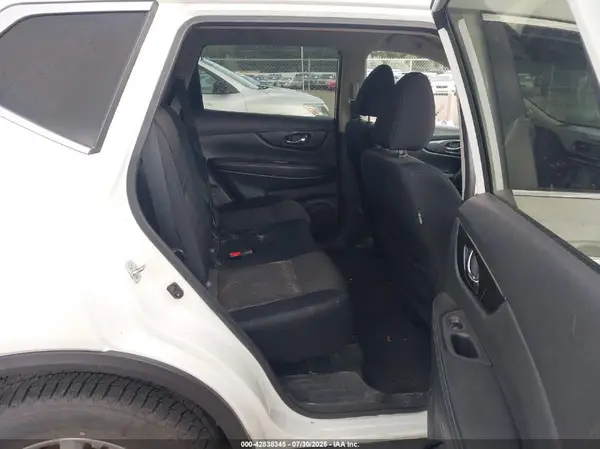 5N1AT2MV2JC800453 2018 NISSAN ROGUE - Image 8