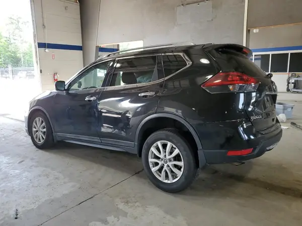 5N1AT2MV2JC800825 2018 NISSAN ROGUE - Image 2