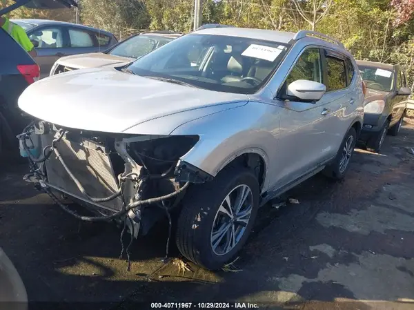 5N1AT2MV2JC801165 2018 NISSAN ROGUE - Image 2