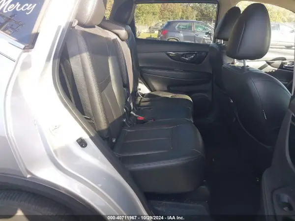 5N1AT2MV2JC801165 2018 NISSAN ROGUE - Image 8