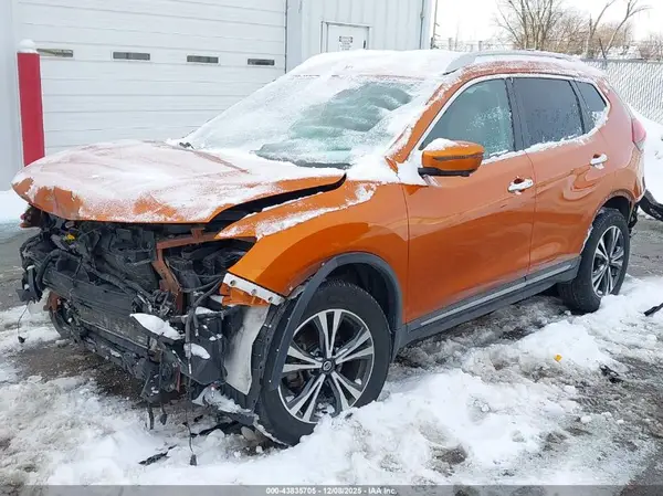 5N1AT2MV2JC802560 2018 NISSAN ROGUE - Image 2