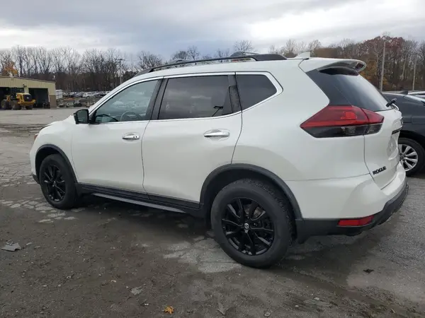 5N1AT2MV2JC808391 2018 NISSAN ROGUE - Image 2