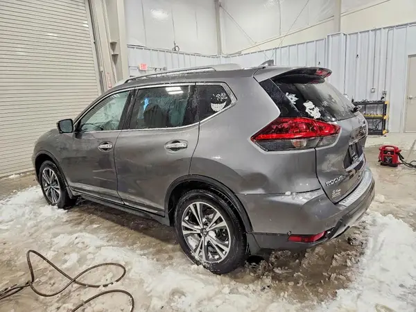 5N1AT2MV2JC811596 2018 NISSAN ROGUE - Image 2