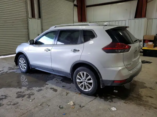 5N1AT2MV2JC814479 2018 NISSAN ROGUE - Image 2