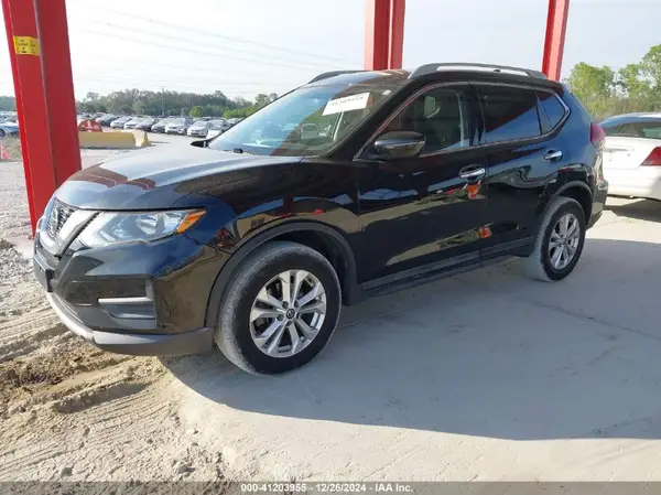 5N1AT2MV2JC814997 2018 NISSAN ROGUE - Image 2