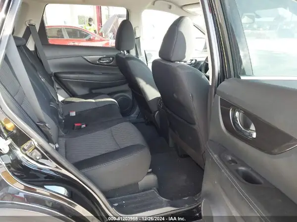 5N1AT2MV2JC814997 2018 NISSAN ROGUE - Image 8
