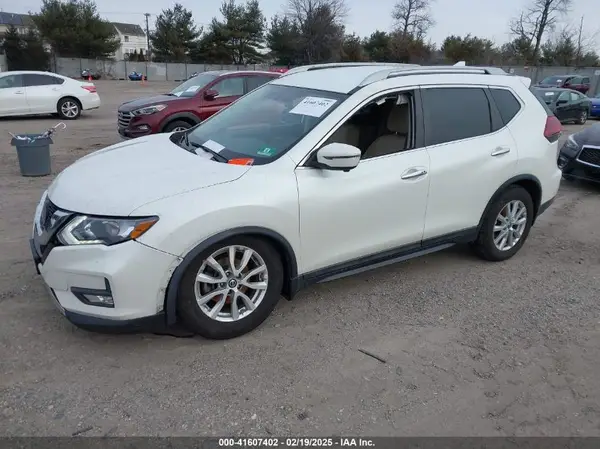 5N1AT2MV2JC815406 2018 NISSAN ROGUE - Image 2