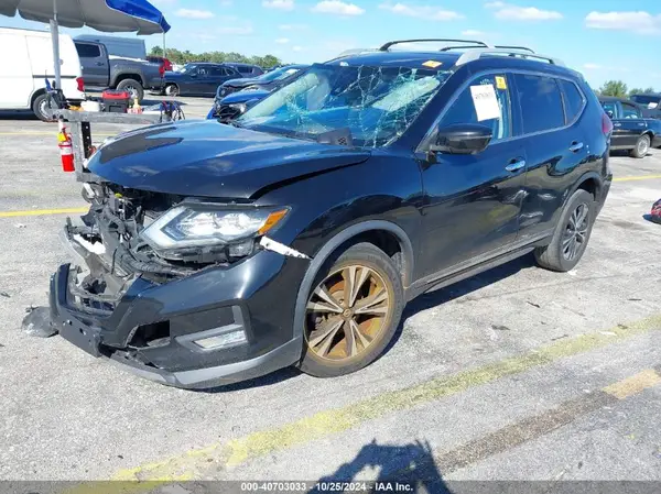 5N1AT2MV2JC817396 2018 NISSAN ROGUE - Image 2