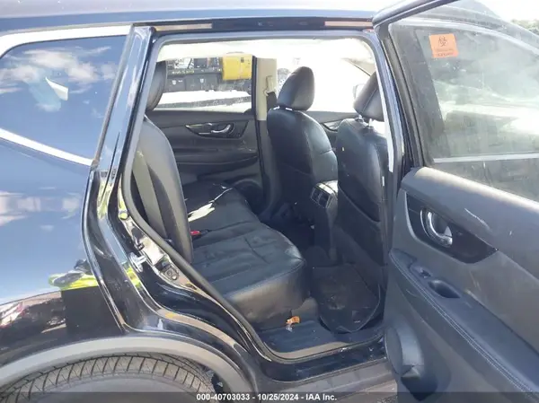 5N1AT2MV2JC817396 2018 NISSAN ROGUE - Image 8