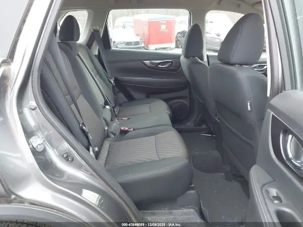 5N1AT2MV2JC820010 2018 NISSAN ROGUE - Image 8
