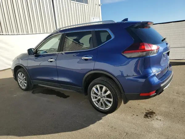 5N1AT2MV2JC822789 2018 NISSAN ROGUE - Image 2