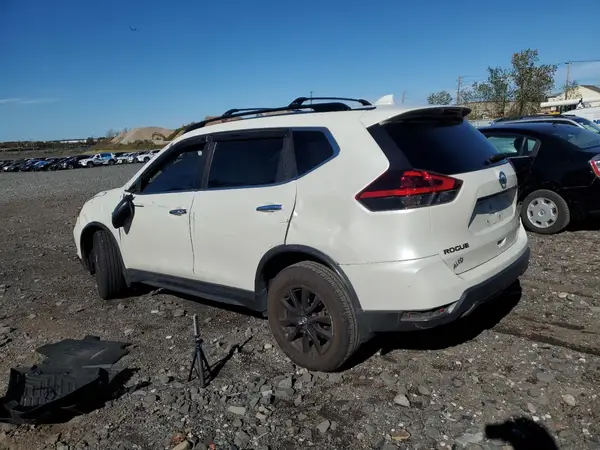 5N1AT2MV2JC823148 2018 NISSAN ROGUE - Image 2