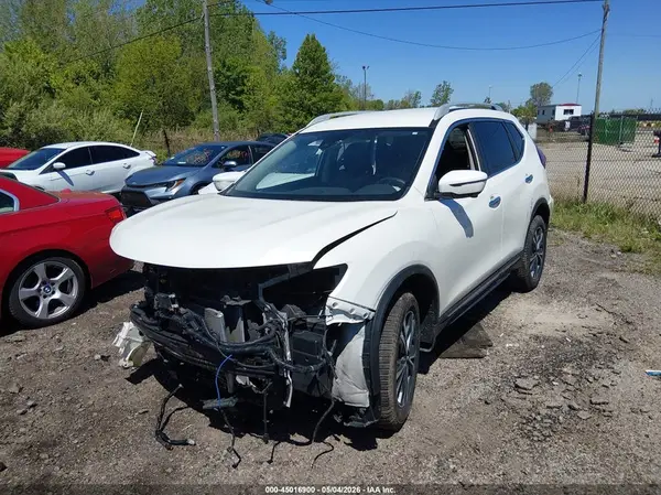 5N1AT2MV2JC823893 2018 NISSAN ROGUE - Image 2