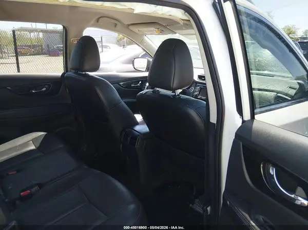 5N1AT2MV2JC823893 2018 NISSAN ROGUE - Image 8