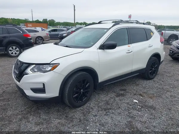 5N1AT2MV2JC827930 2018 NISSAN ROGUE - Image 2