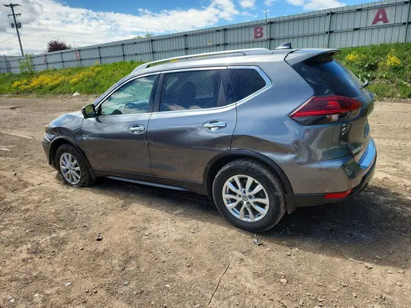 5N1AT2MV2JC830228 2018 NISSAN ROGUE - Image 2