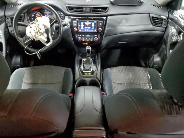 5N1AT2MV2JC832156 2018 NISSAN ROGUE - Image 8