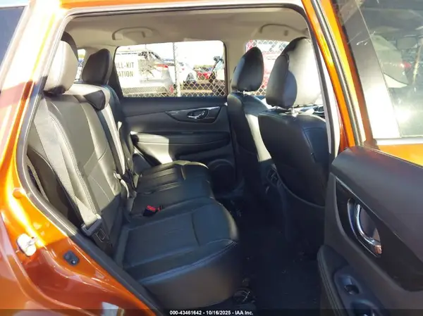 5N1AT2MV2JC836613 2018 NISSAN ROGUE - Image 8