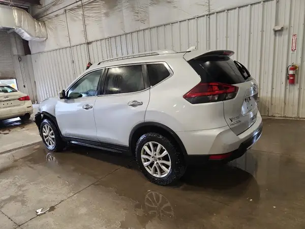 5N1AT2MV2JC838247 2018 NISSAN ROGUE - Image 2