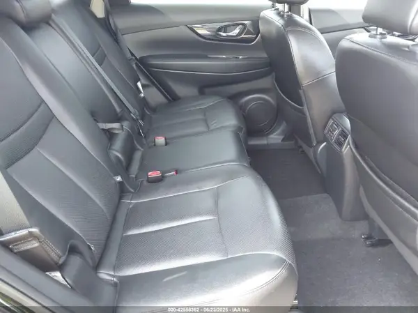 5N1AT2MV2JC841956 2018 NISSAN ROGUE - Image 8