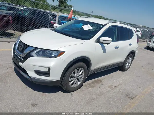 5N1AT2MV2JC851810 2018 NISSAN ROGUE - Image 2