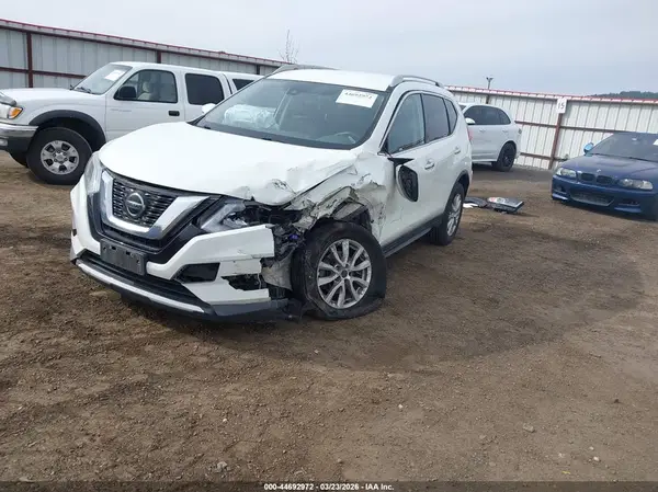 5N1AT2MV2KC703125 2019 NISSAN ROGUE - Image 2