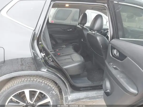 5N1AT2MV2KC709295 2019 NISSAN ROGUE - Image 8
