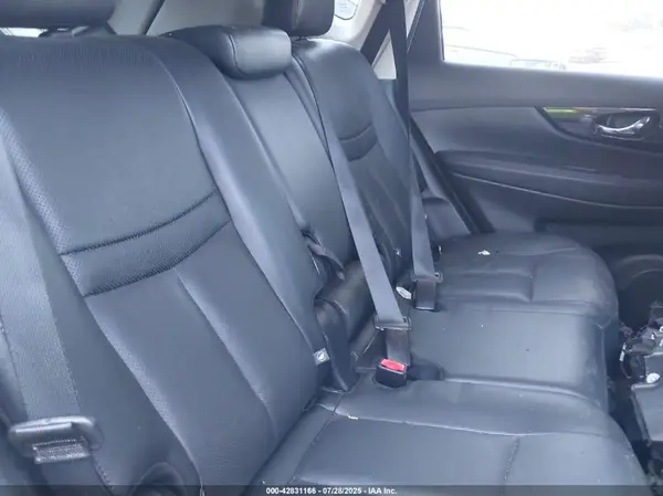5N1AT2MV2KC717588 2019 NISSAN ROGUE - Image 8